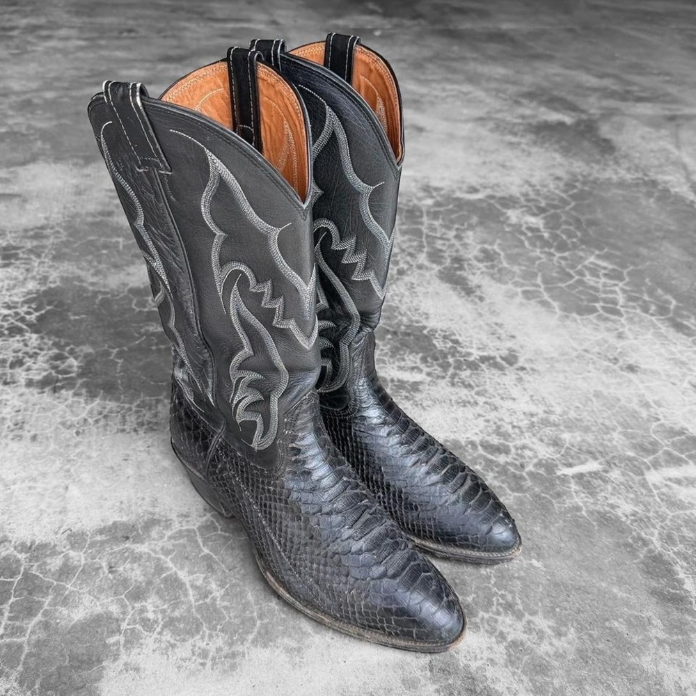 Vintage Nacona Boots Black leather snake skin point toe western cowboy boots